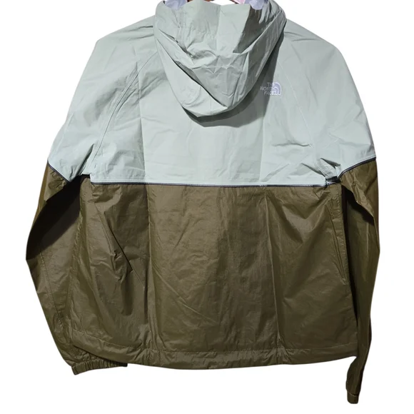 ***SOLD****  The North Face Women's Two-Tone Green Jacket - Picture 3 of 9